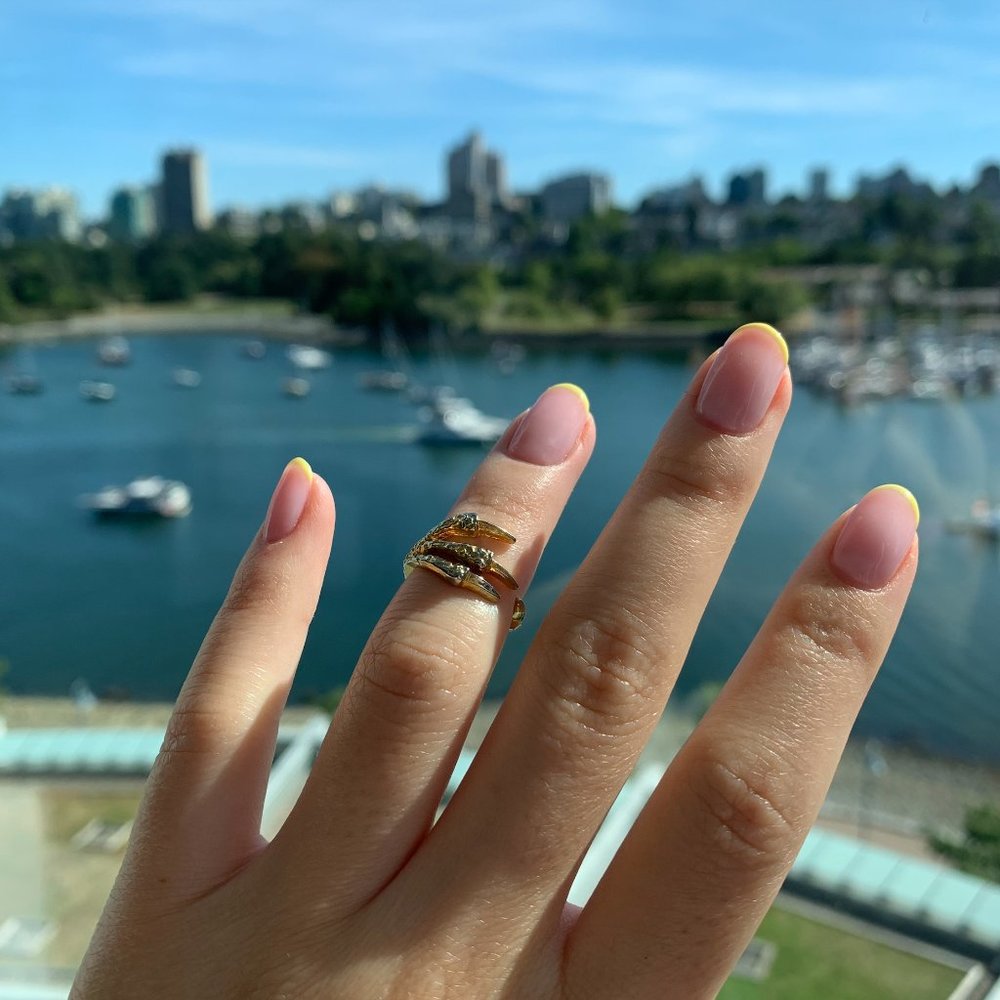 Gold Claw Mid Ring